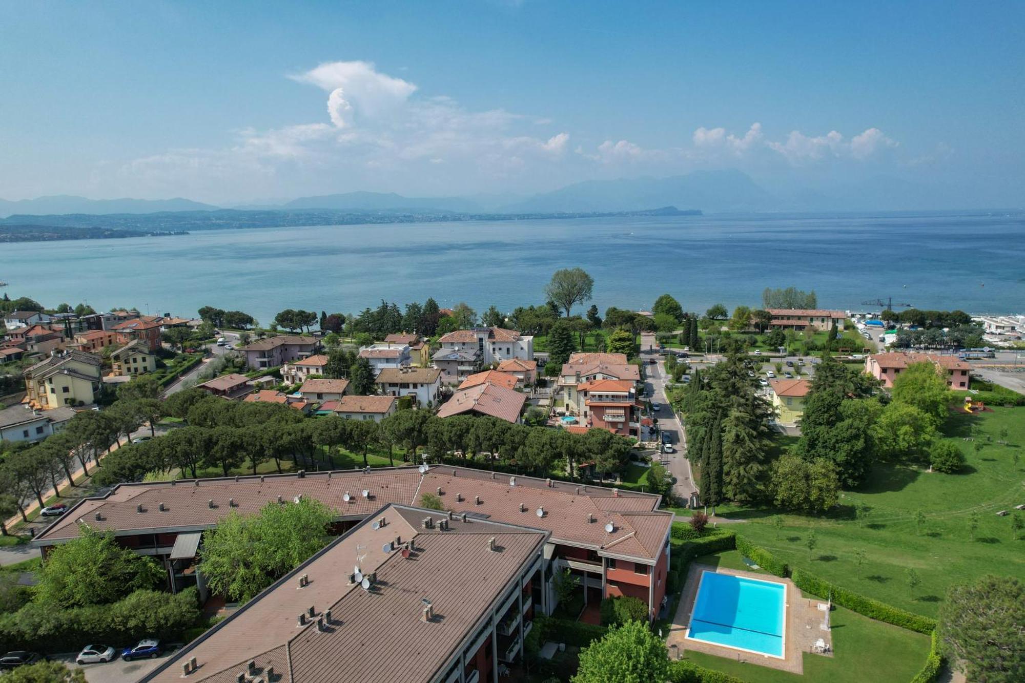 Breeze Apartment Desenzano del Garda Ngoại thất bức ảnh