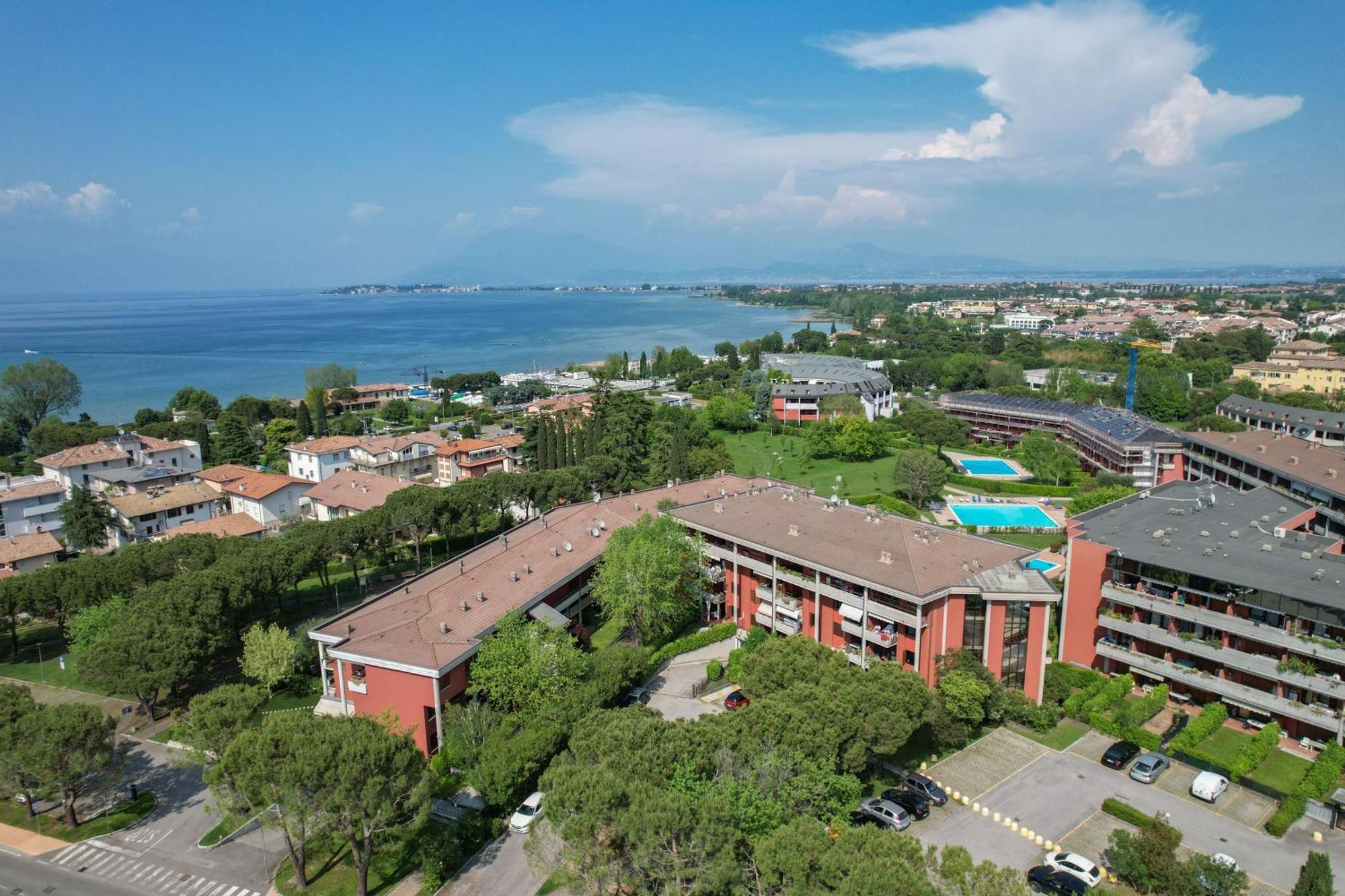 Breeze Apartment Desenzano del Garda Ngoại thất bức ảnh